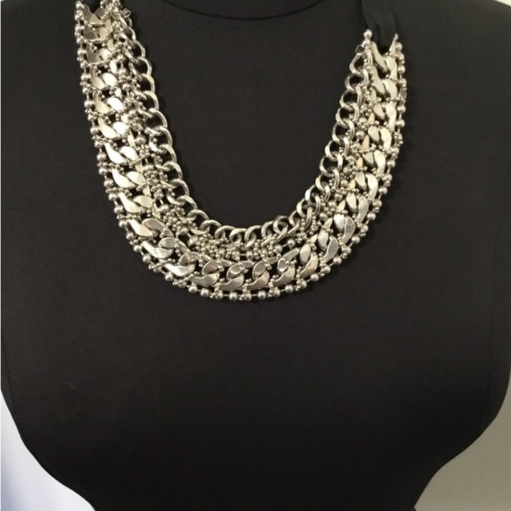 Silver Tone Necklace